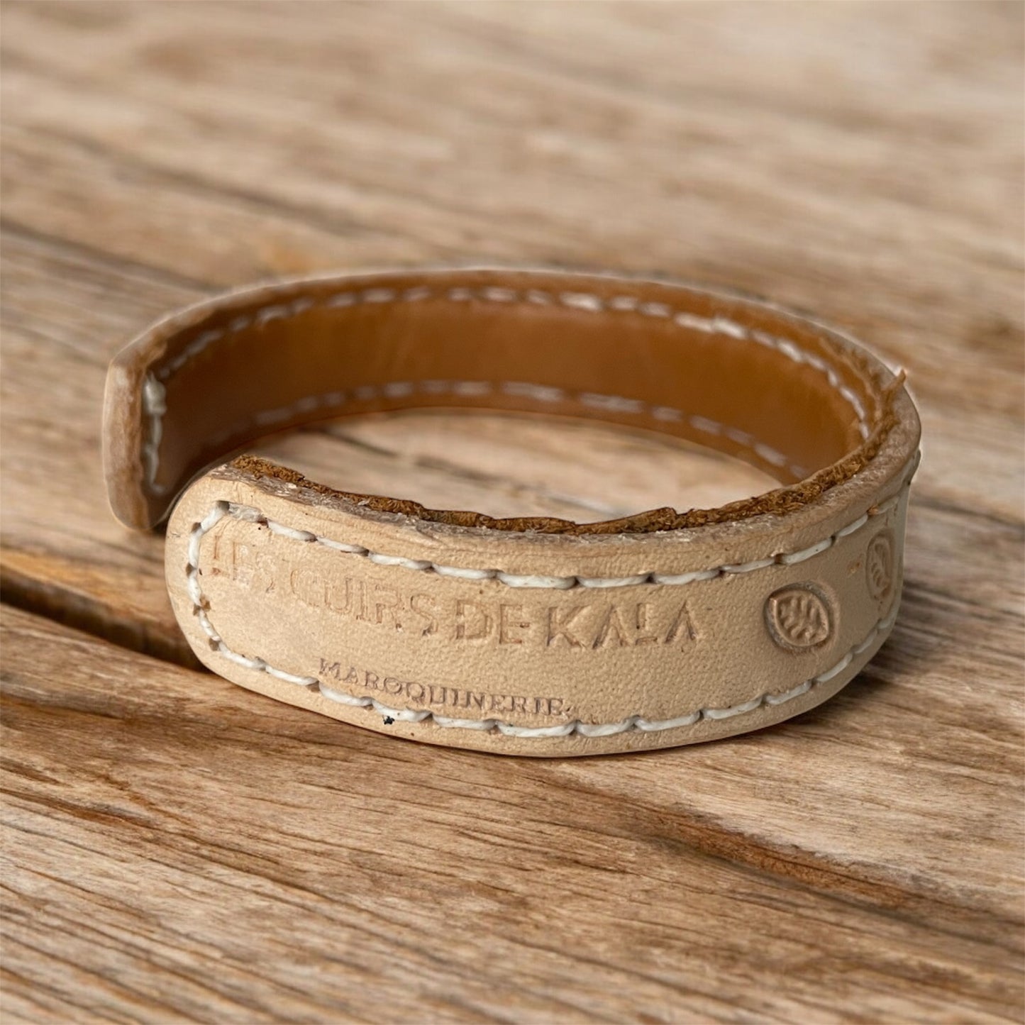 BRACELET CUIR NATUREL (FEUILLES)