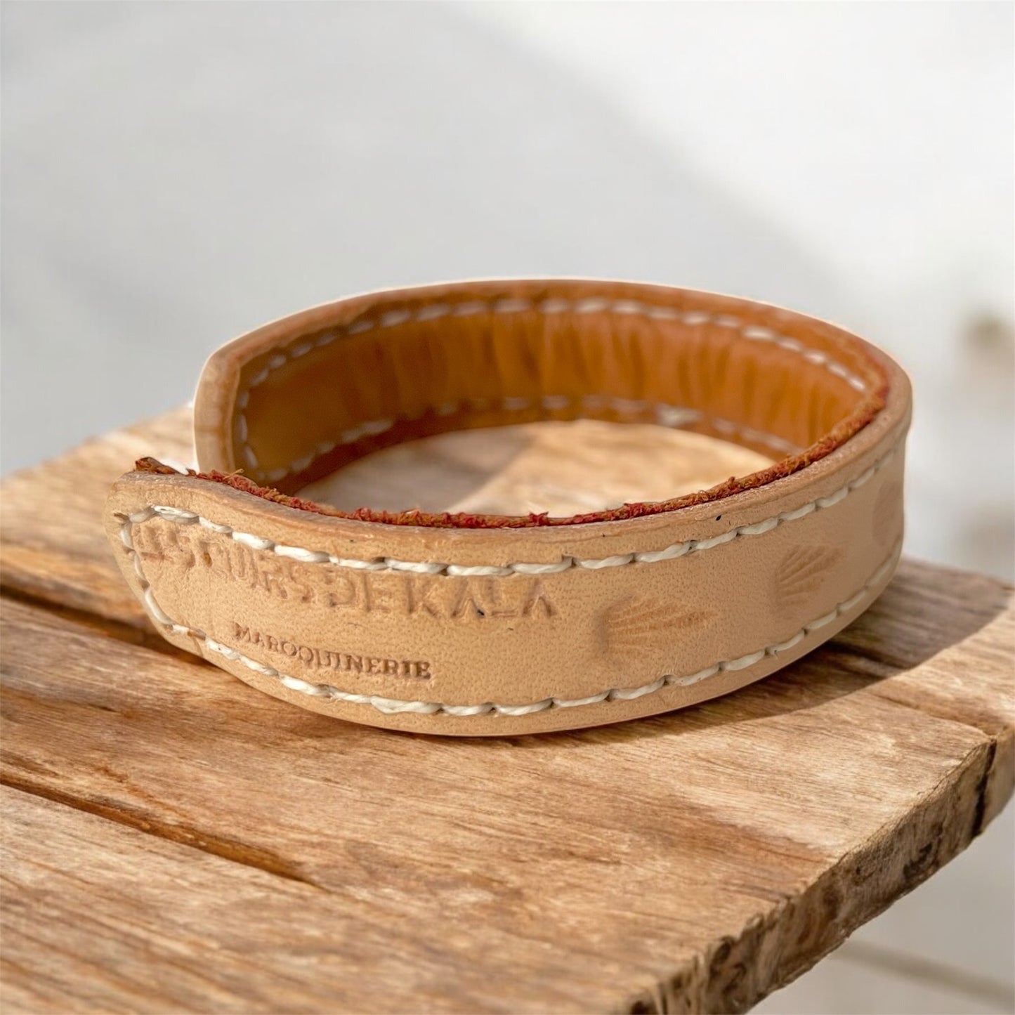 BRACELET EN CUIR NATUREL (FEU)