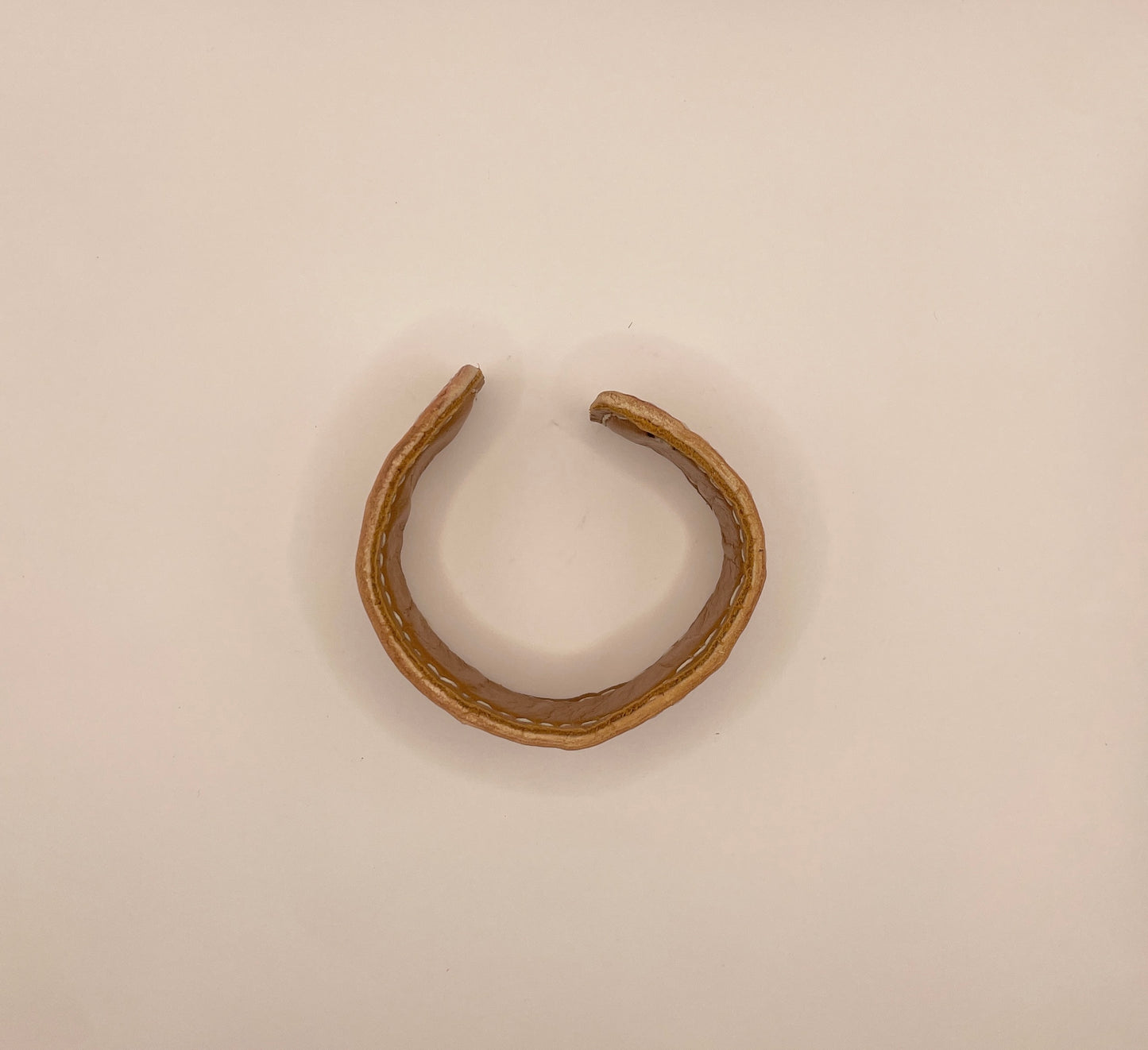 BRACELET/MANCHETTE EN CUIR NATUREL (SOLEIL)