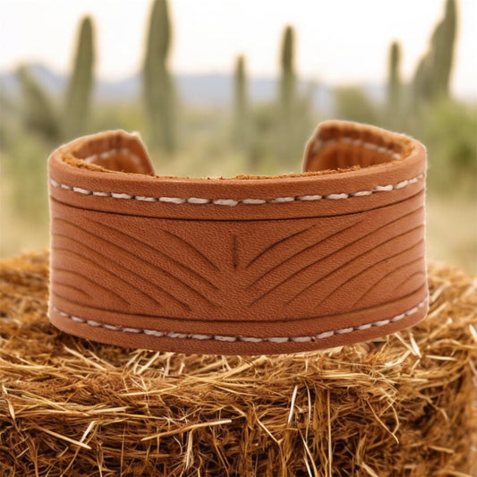 BRACELET/MANCHETTE EN CUIR NATUREL (VAGUES)