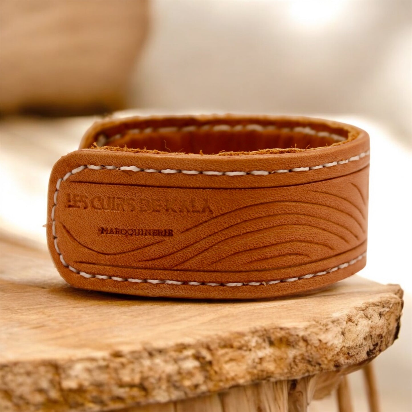 BRACELET/MANCHETTE EN CUIR NATUREL (VAGUES)