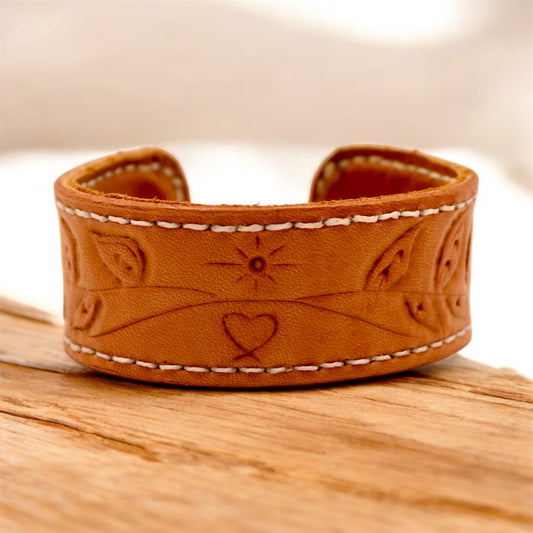 BRACELET/MANCHETTE EN CUIR NATUREL (COEUR)