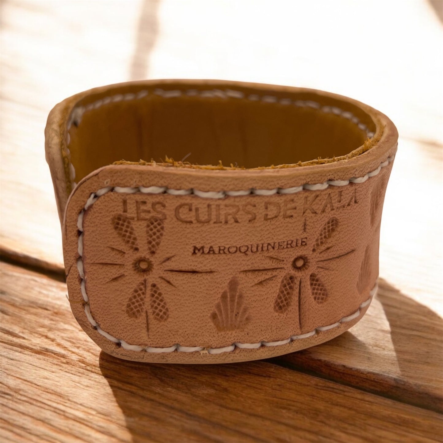 BRACELET/MANCHETTE EN CUIR NATUREL (SOLEIL)